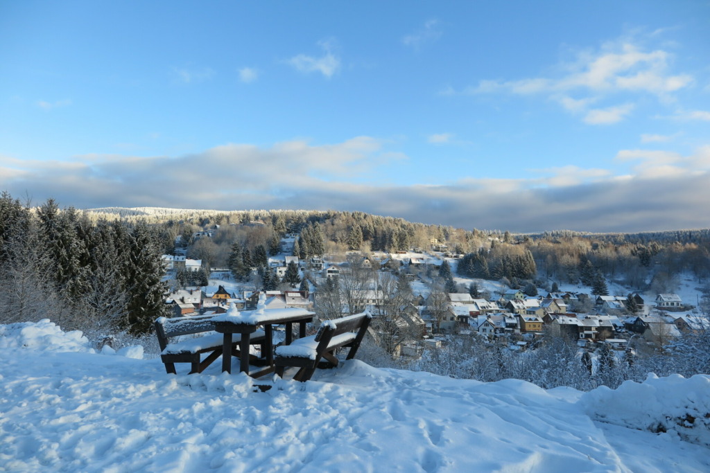 Rastplatz mit Blick auf Heidersbach